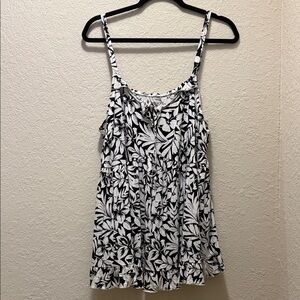 Torrid NWOT, Black and White Floral Sleeveless Slub Jersey, Size 3